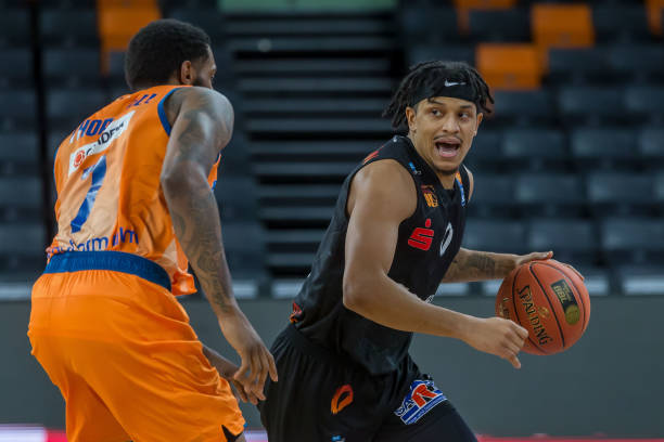 上成功击败 上成功击败