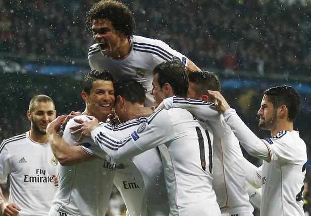 铺设了一条 铺设了一条