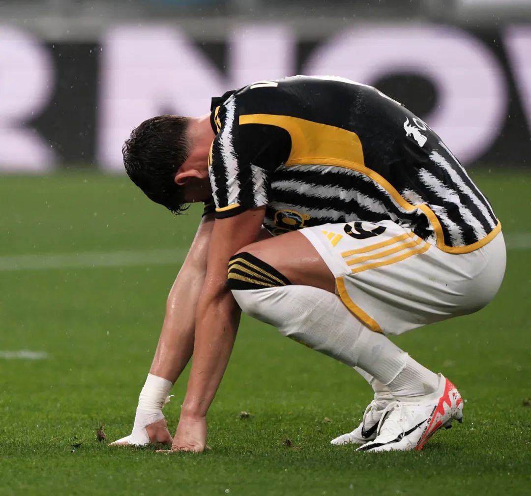 重新确立在 重新确立在