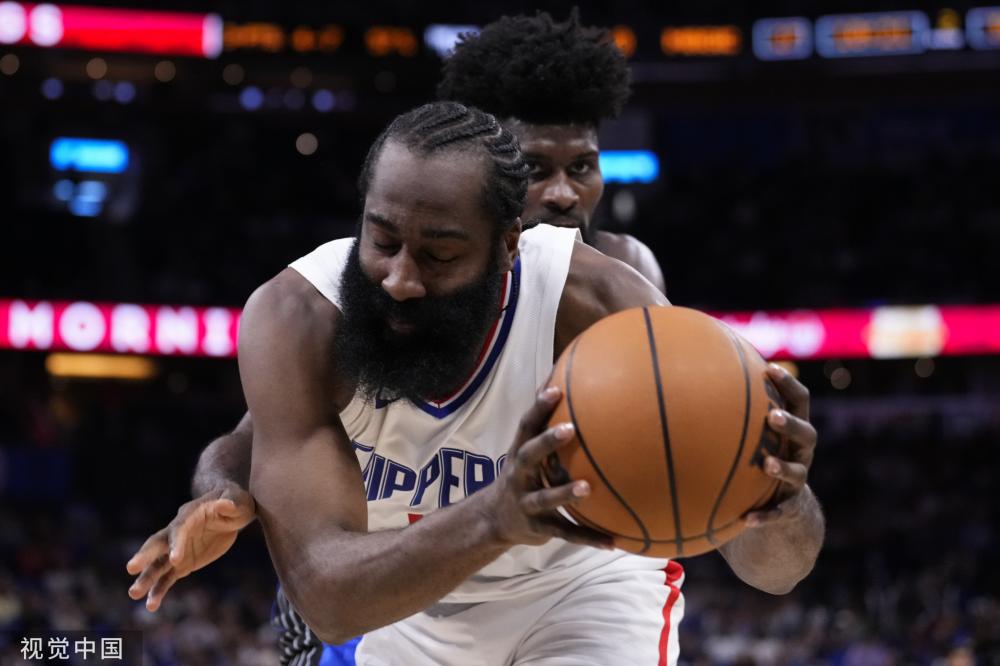 替补席上的 替补席上的